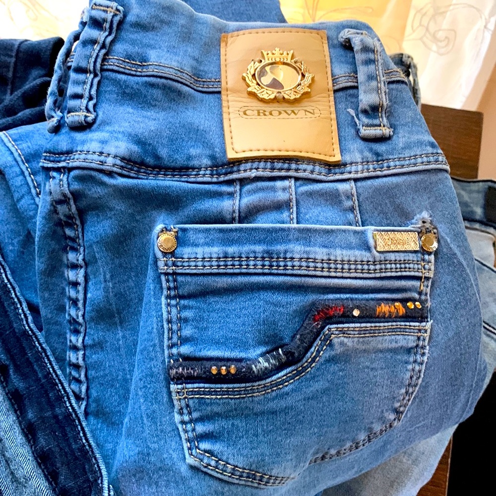 Crown jeans rough
